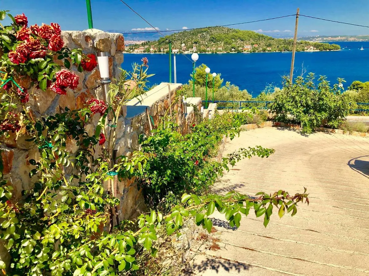 Apartment Villa Dinastija Kali Croatia