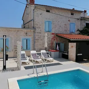 holiday-home-peruski.in-istria.net/
